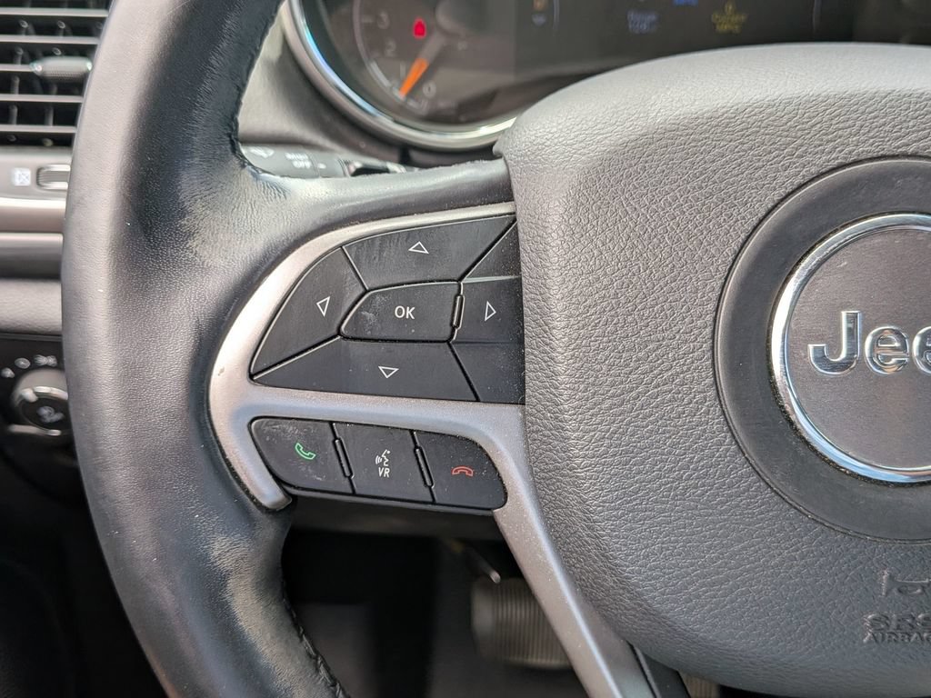 Used 2019 Jeep Grand Cherokee Altitude RWD image 20