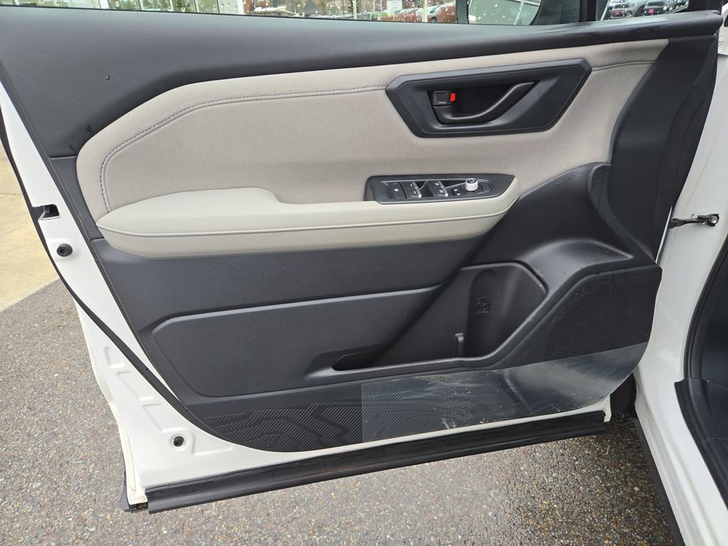 Used 2025 Subaru Forester Premium image 12