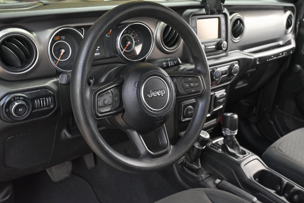 Used 2020 Jeep Wrangler Sport AWD/4WD image 10