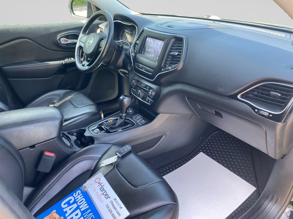 Certified 2019 Jeep Cherokee Latitude Plus AWD/4WD image 10