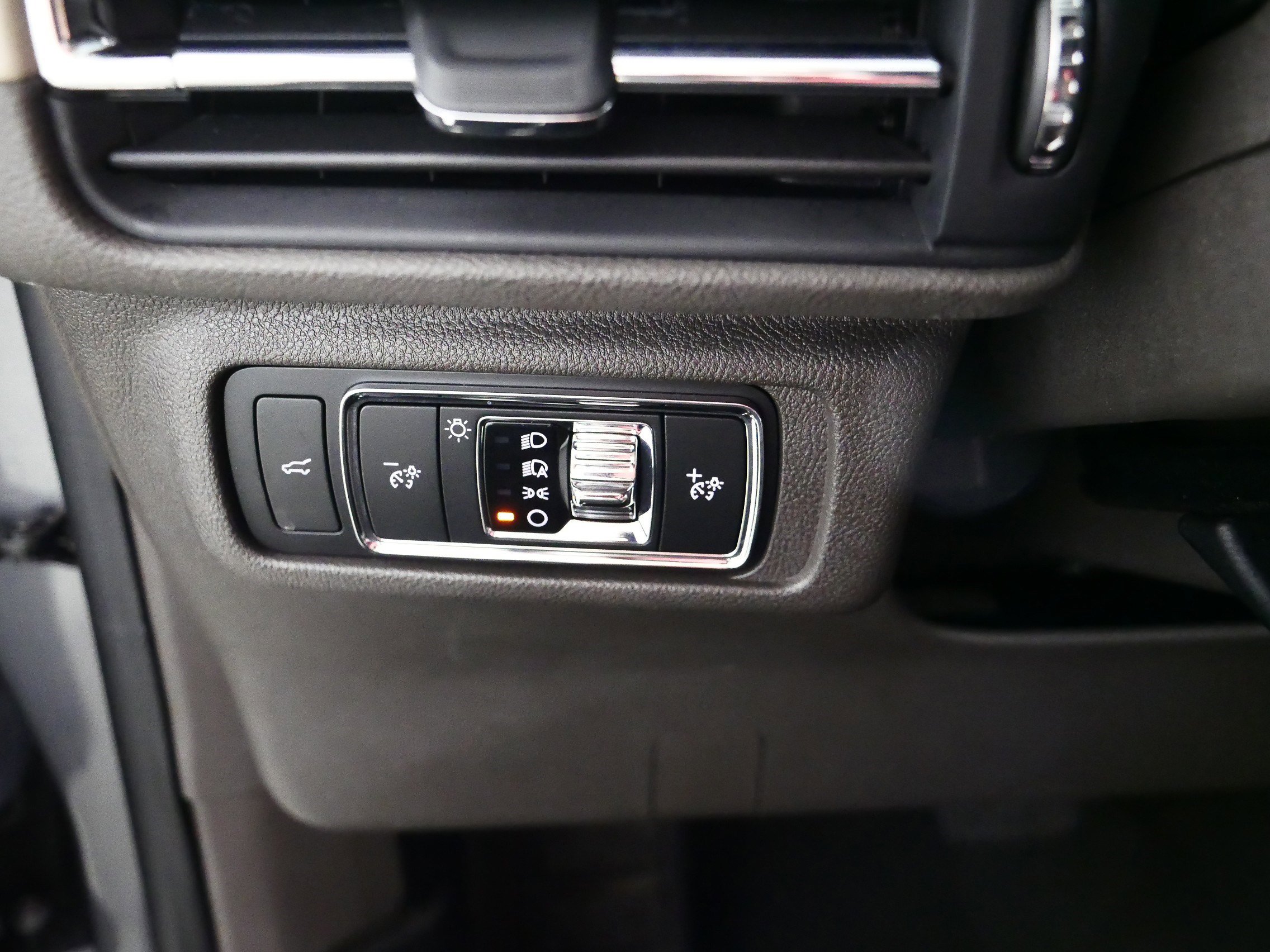 Used 2021 Lincoln Corsair AWD w/ Equipment Group 101A image 26