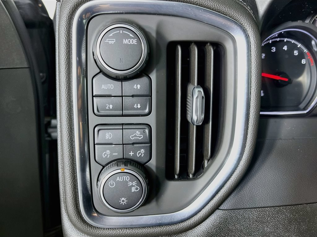 Used 2020 Chevrolet Silverado 1500 LT Trail Boss AWD/4WD image 13