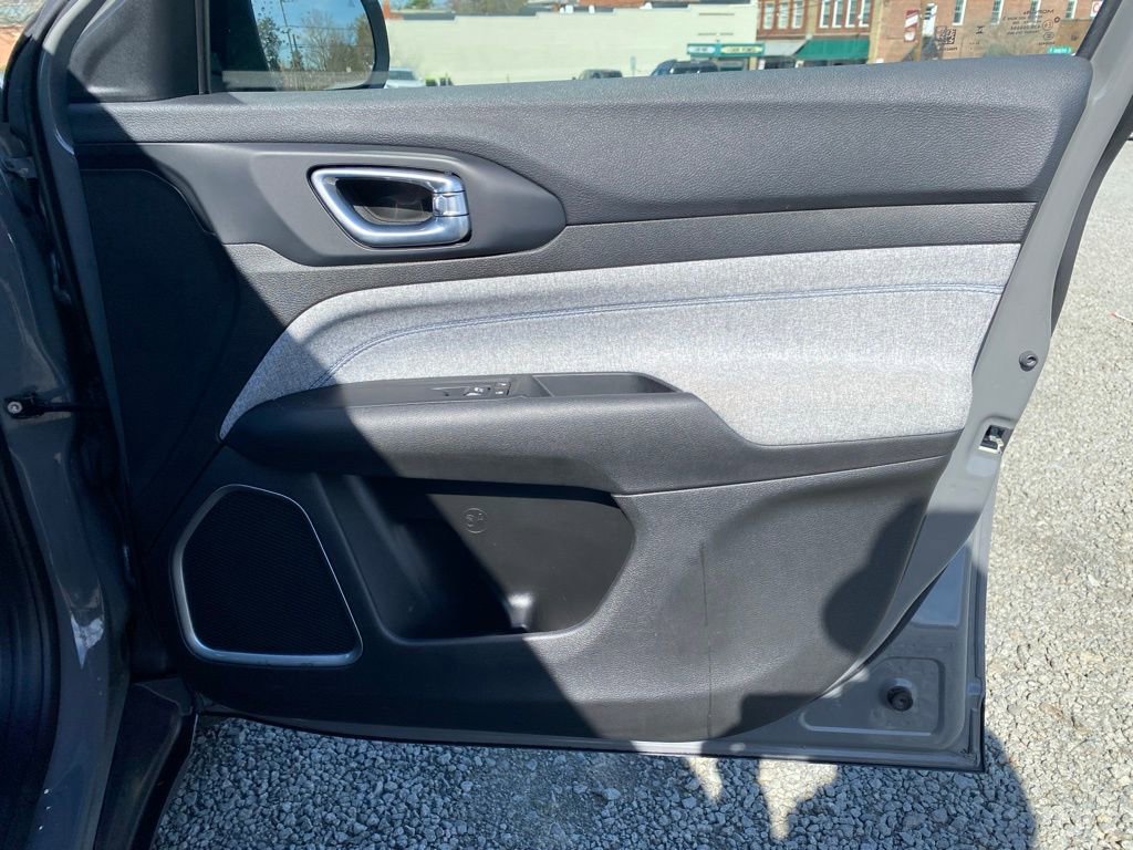 Used 2024 Jeep Compass Latitude image 22