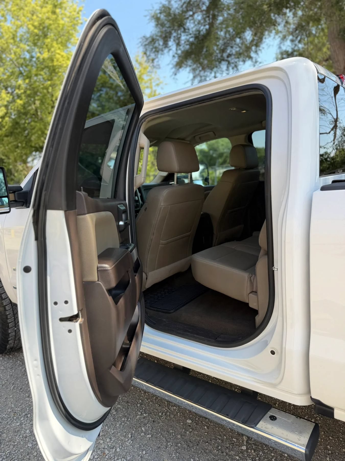 Used 2017 Chevrolet Silverado 2500 LTZ w/ Vortec Plus Package AWD/4WD image 18