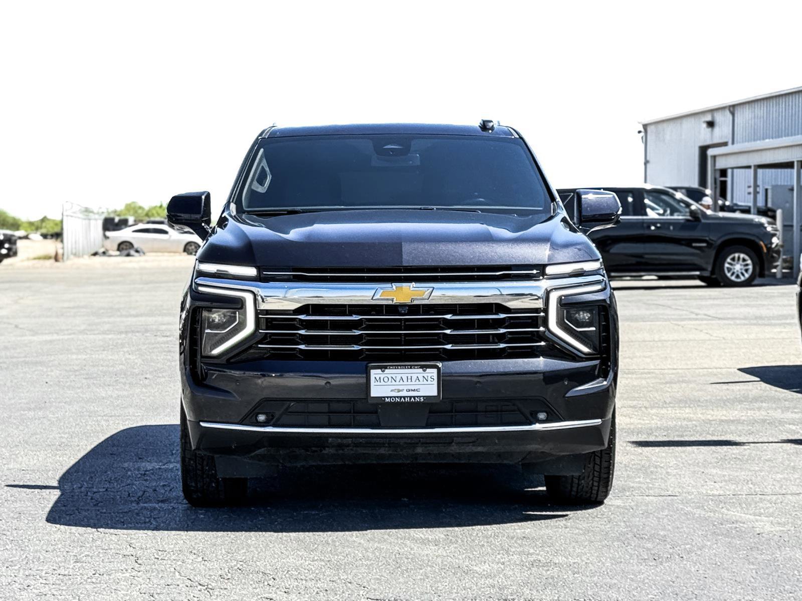 Used 2025 Chevrolet Tahoe LT w/ Comfort Package AWD/4WD image 2