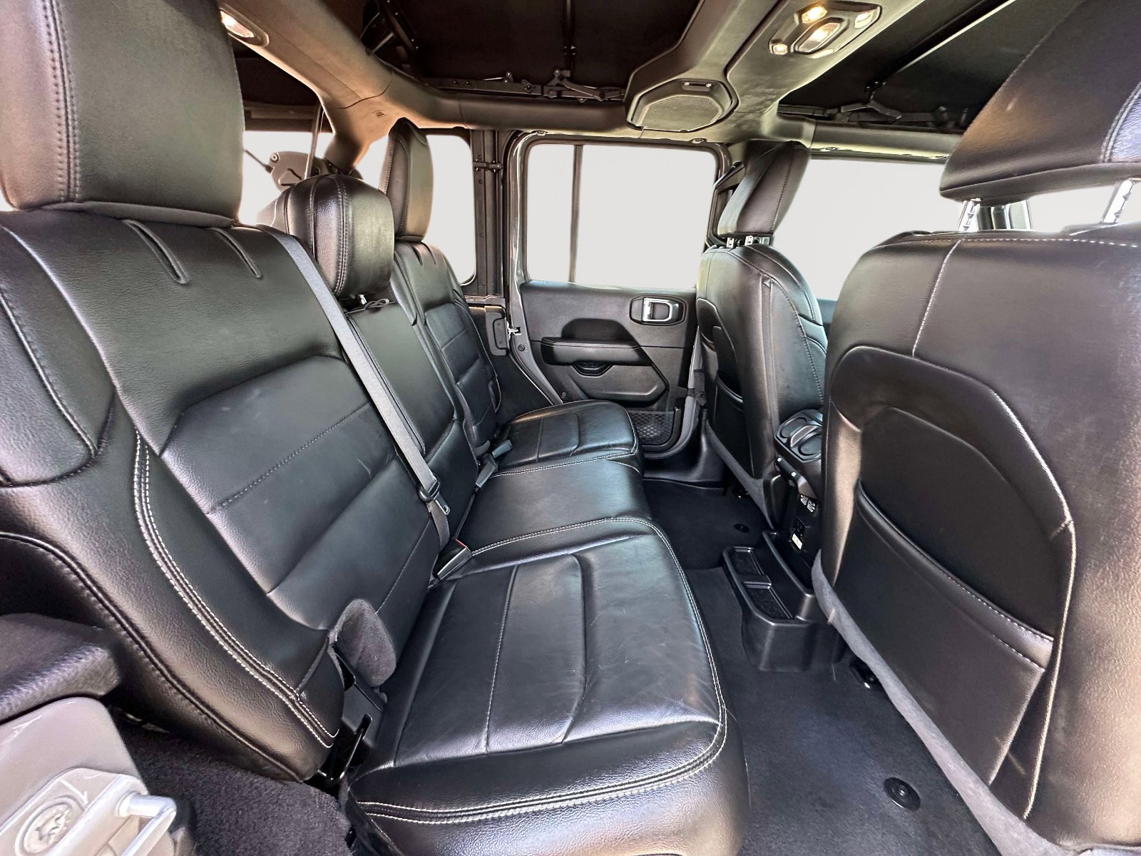Used 2021 Jeep Wrangler Unlimited Sahara AWD/4WD image 25