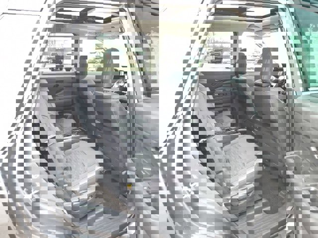 New 2025 Nissan Pathfinder SV w/ SV Premium Package image 16