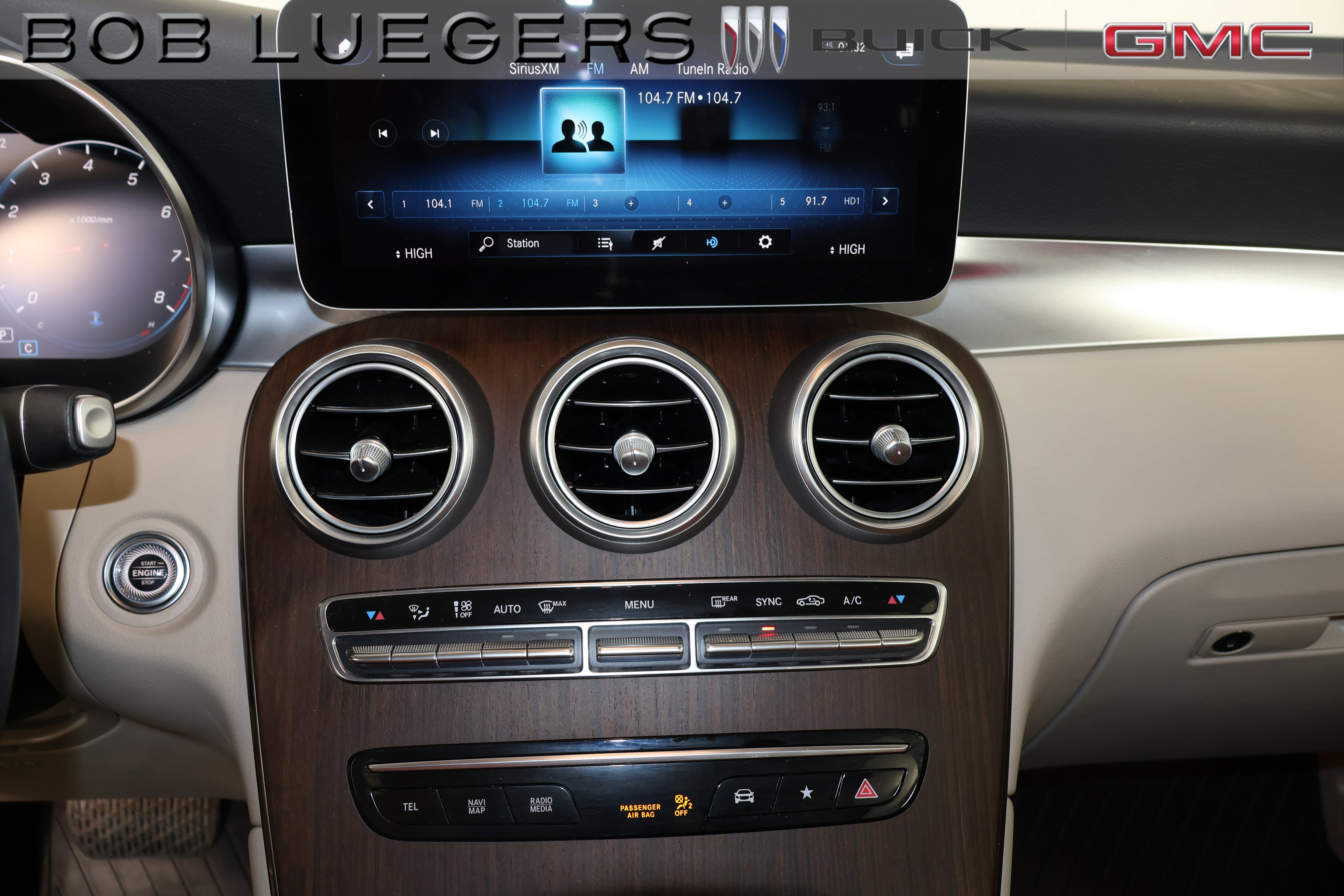 Used 2022 Mercedes-Benz GLC 300 4MATIC image 25