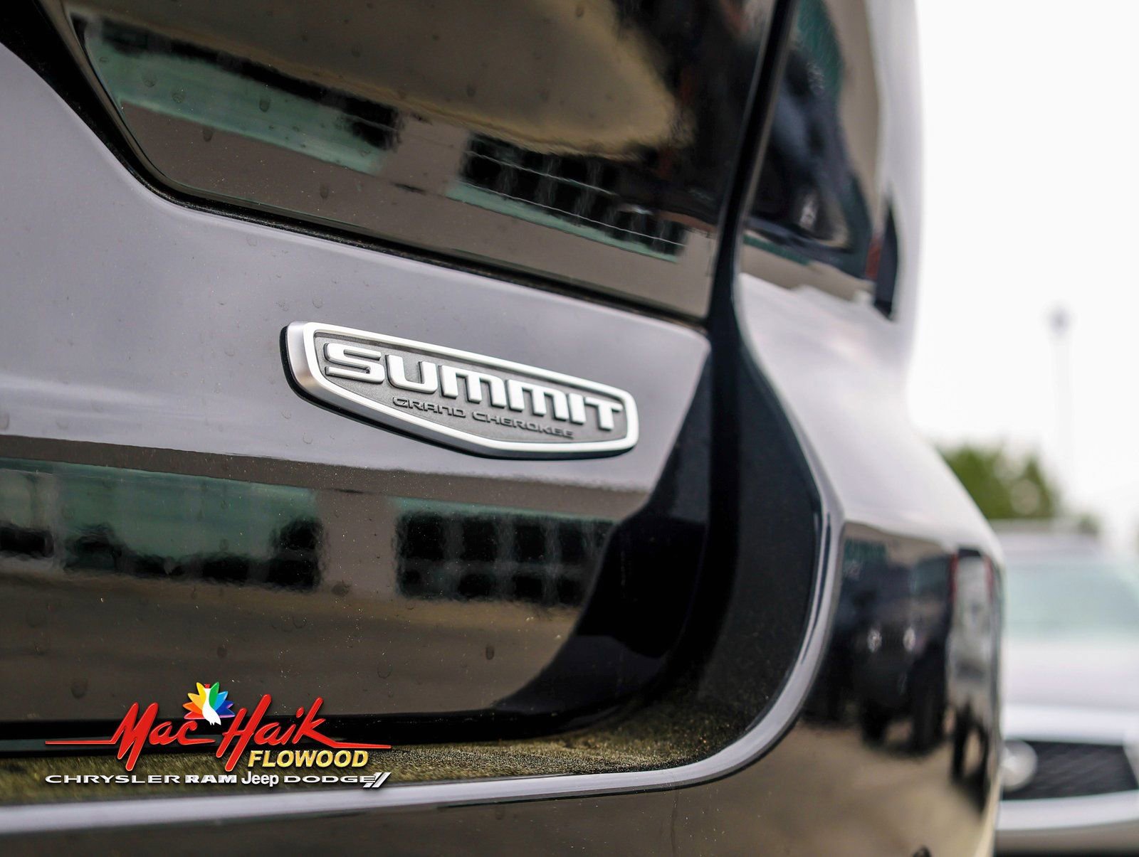 Used 2024 Jeep Grand Cherokee Summit w/ Advanced Protech Group IV image 8