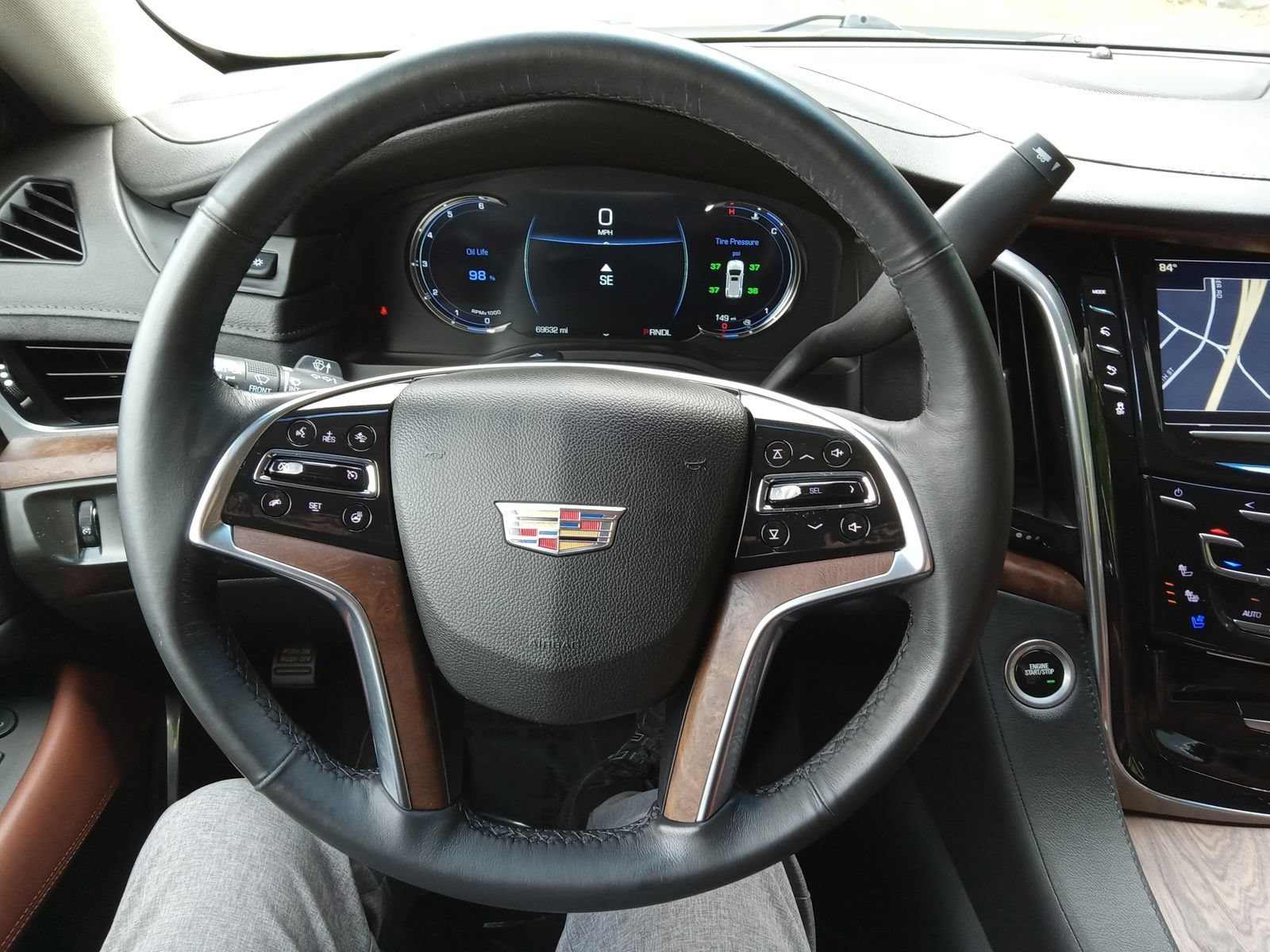 Used 2020 Cadillac Escalade ESV Luxury AWD/4WD image 13