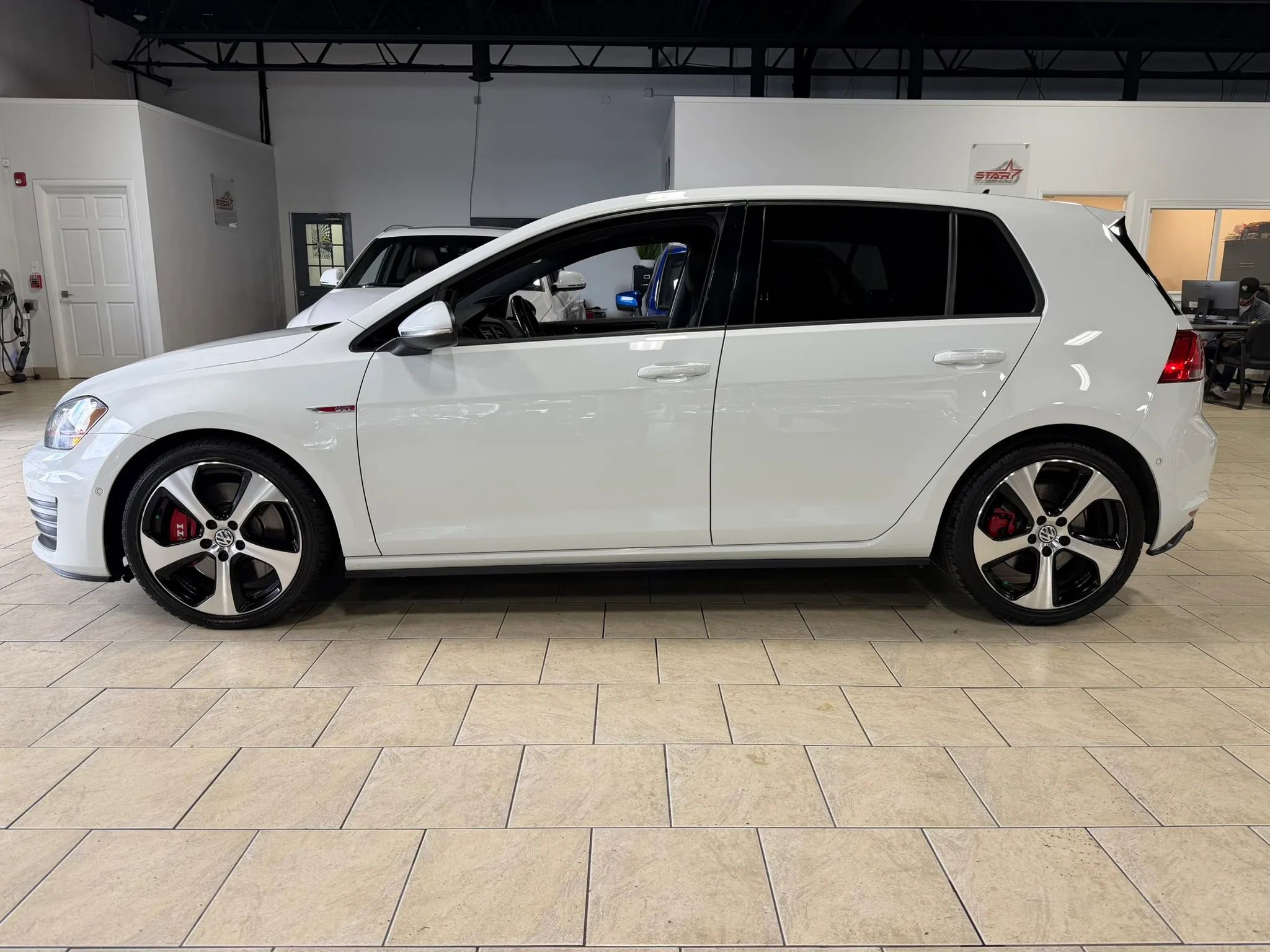 Used 2017 Volkswagen GTI Autobahn FWD image 24