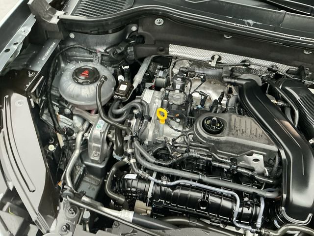 Used 2024 Volkswagen Taos SE image 19