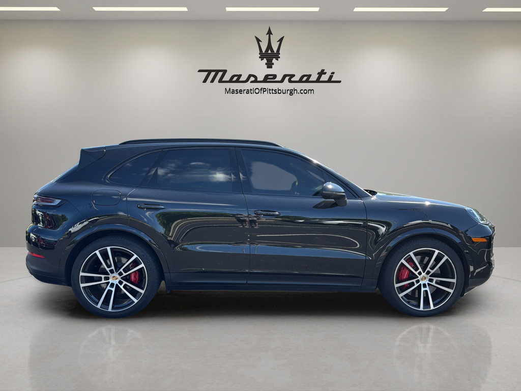 Used 2024 Porsche Cayenne S AWD/4WD image 4