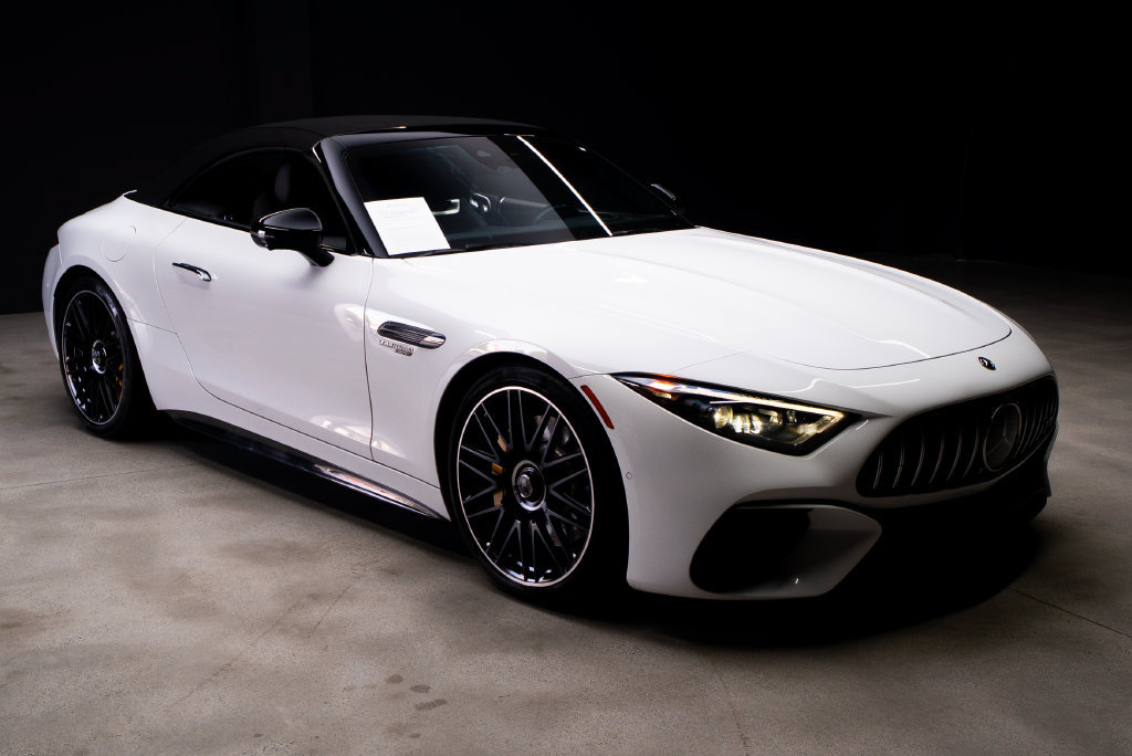 Used 2022 Mercedes-Benz SL 55 AMG 4MATIC w/ Driver Assistance Package image 59