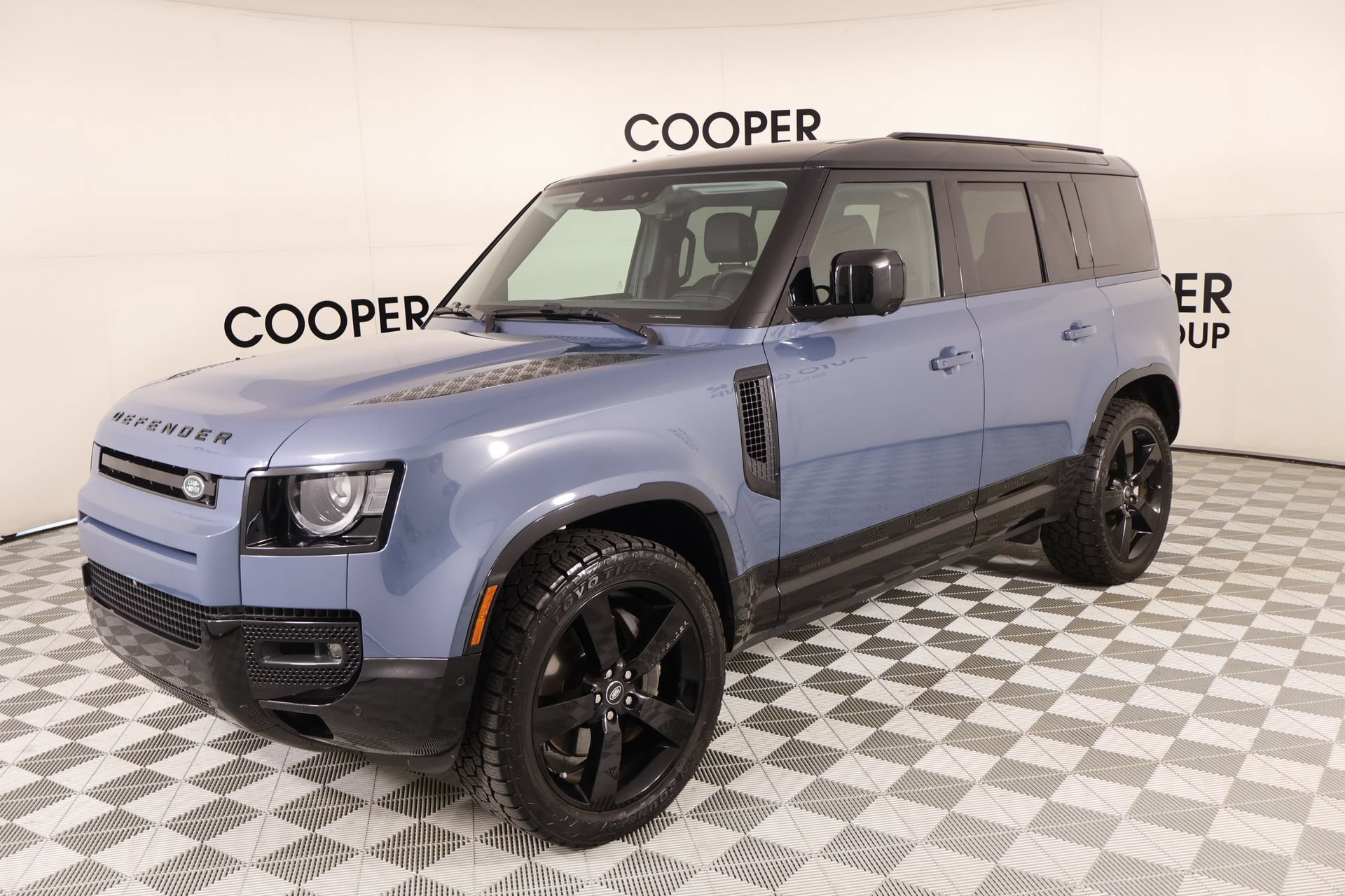 Used 2025 Land Rover Defender 110 X-Dynamic SE