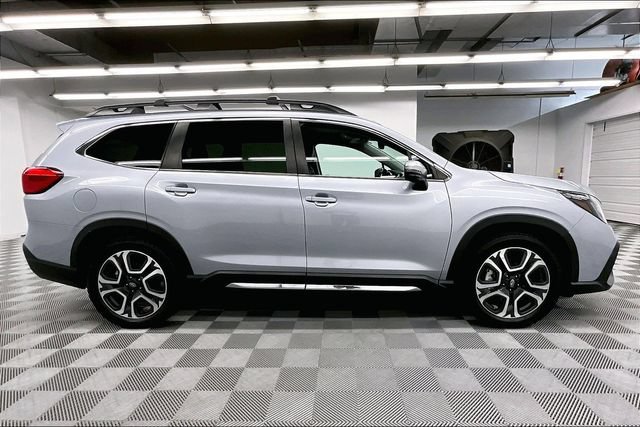 Used 2023 Subaru Ascent Limited w/ Technology Package AWD/4WD image 16