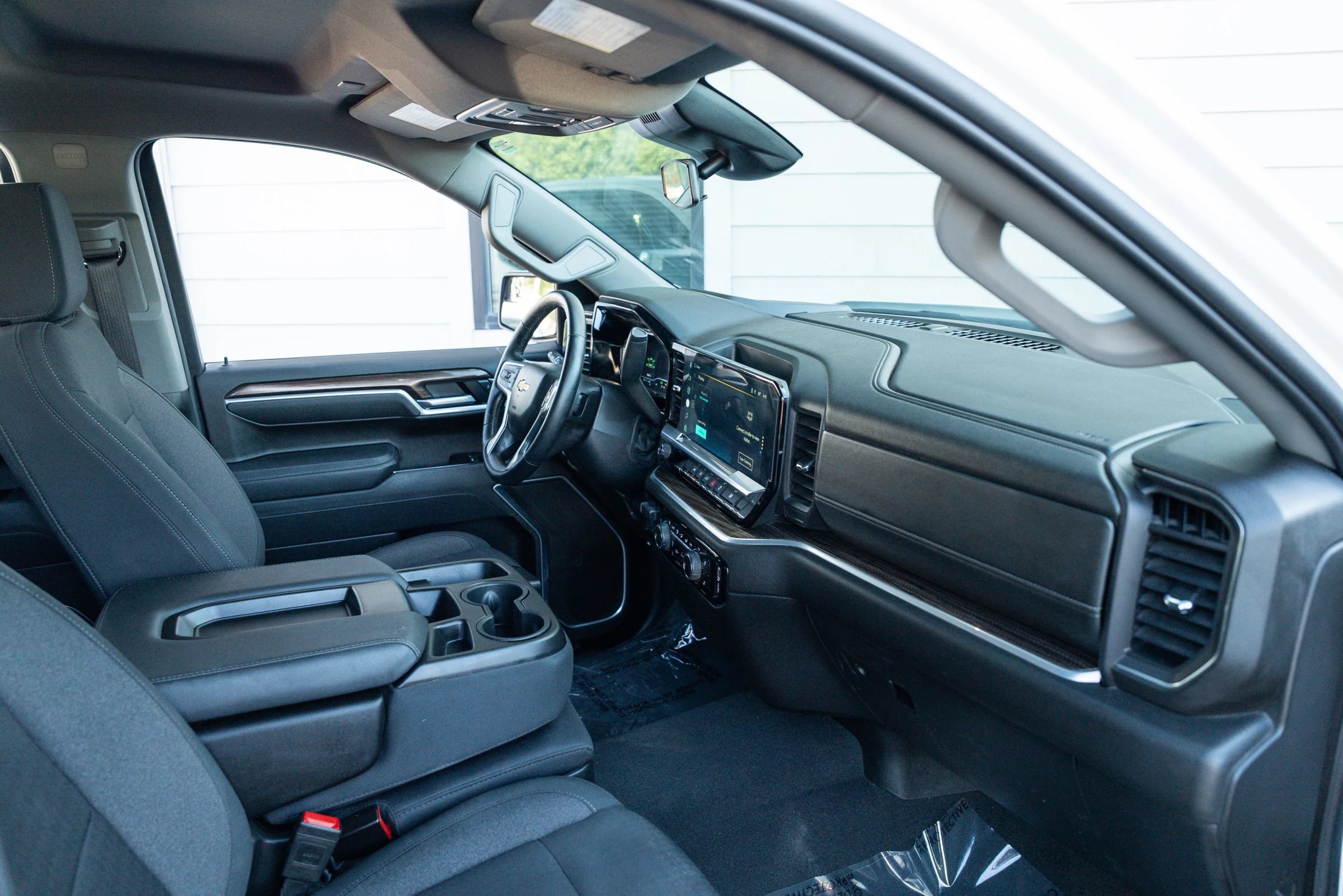 Used 2025 Chevrolet Silverado 1500 LT w/ LPO, Dark Essentials Package AWD/4WD image 29