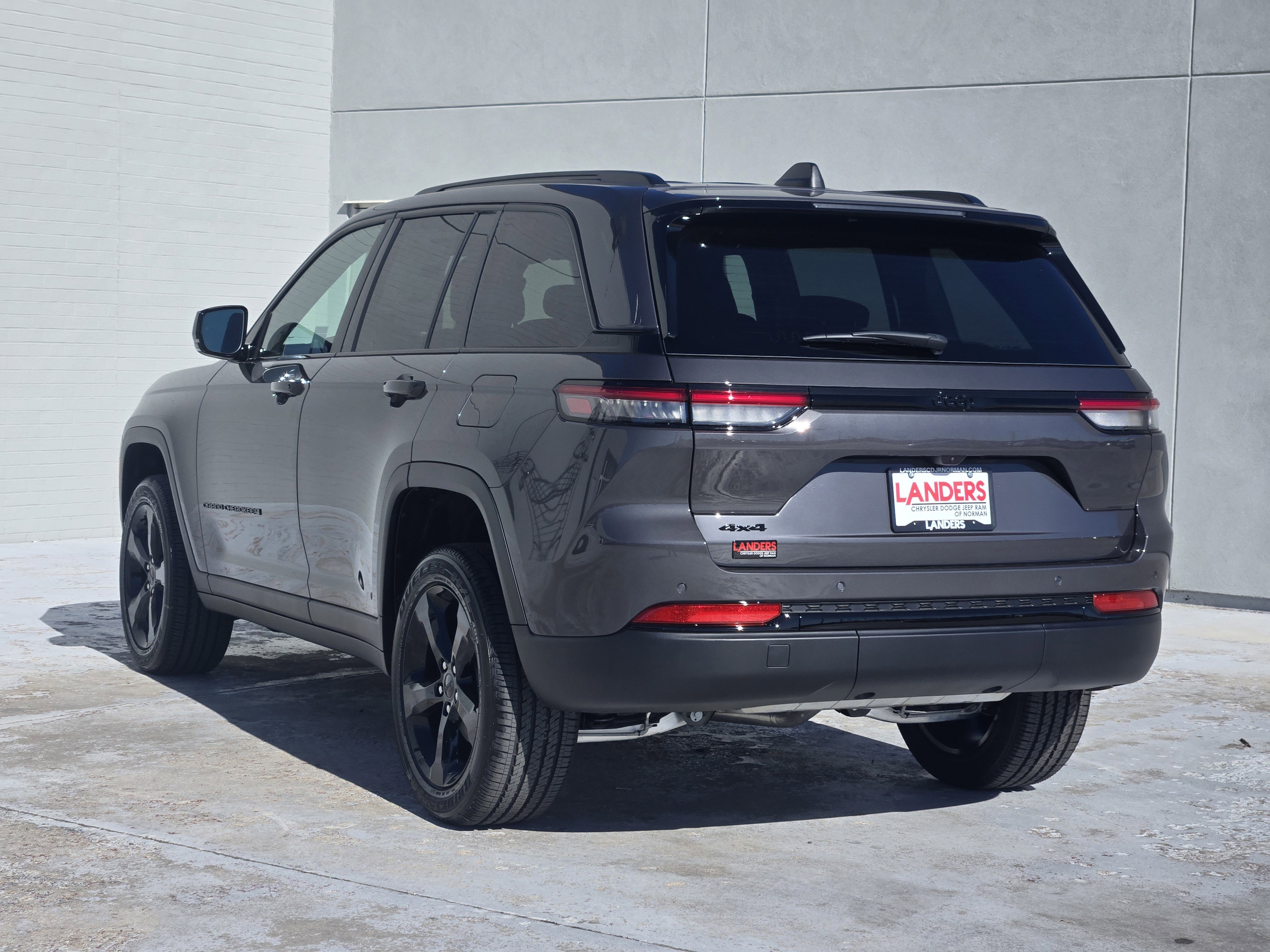 New 2025 Jeep Grand Cherokee Altitude image 3