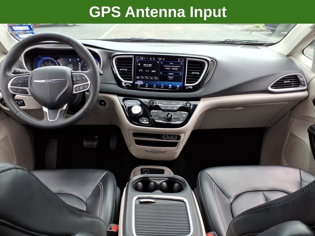 Used 2023 Chrysler Pacifica Touring-L FWD image 15