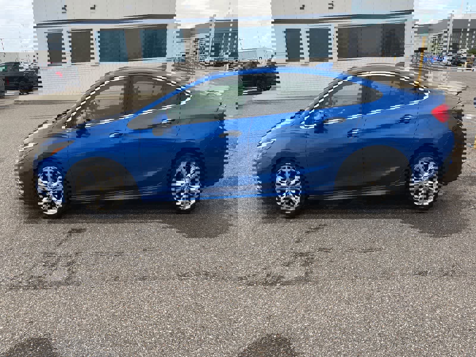 Used 2017 Chevrolet Cruze Premier FWD image 7