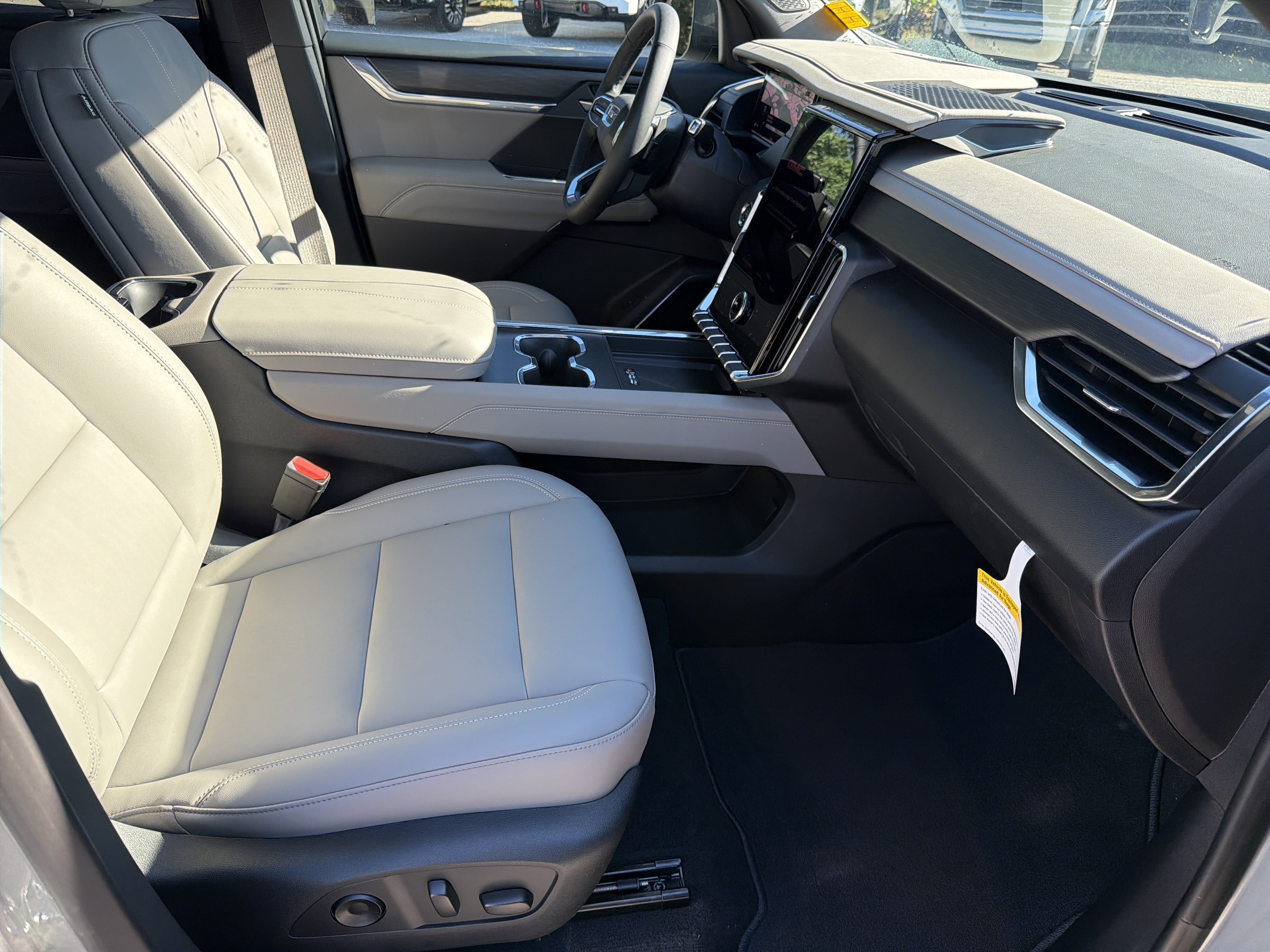 New 2027 GMC Acadia Elevation w/ Elevation Premium Package FWD image 14