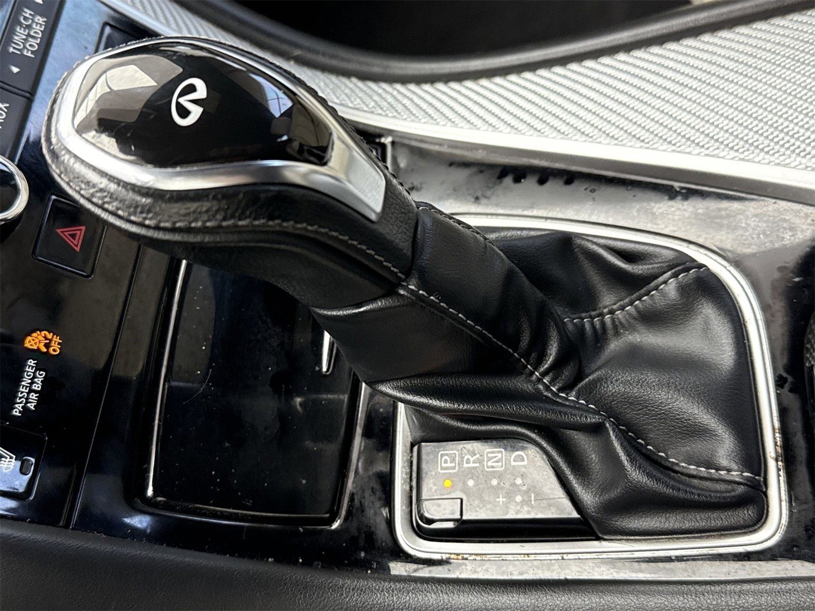 Used 2017 INFINITI Q60 Red Sport 400 image 30