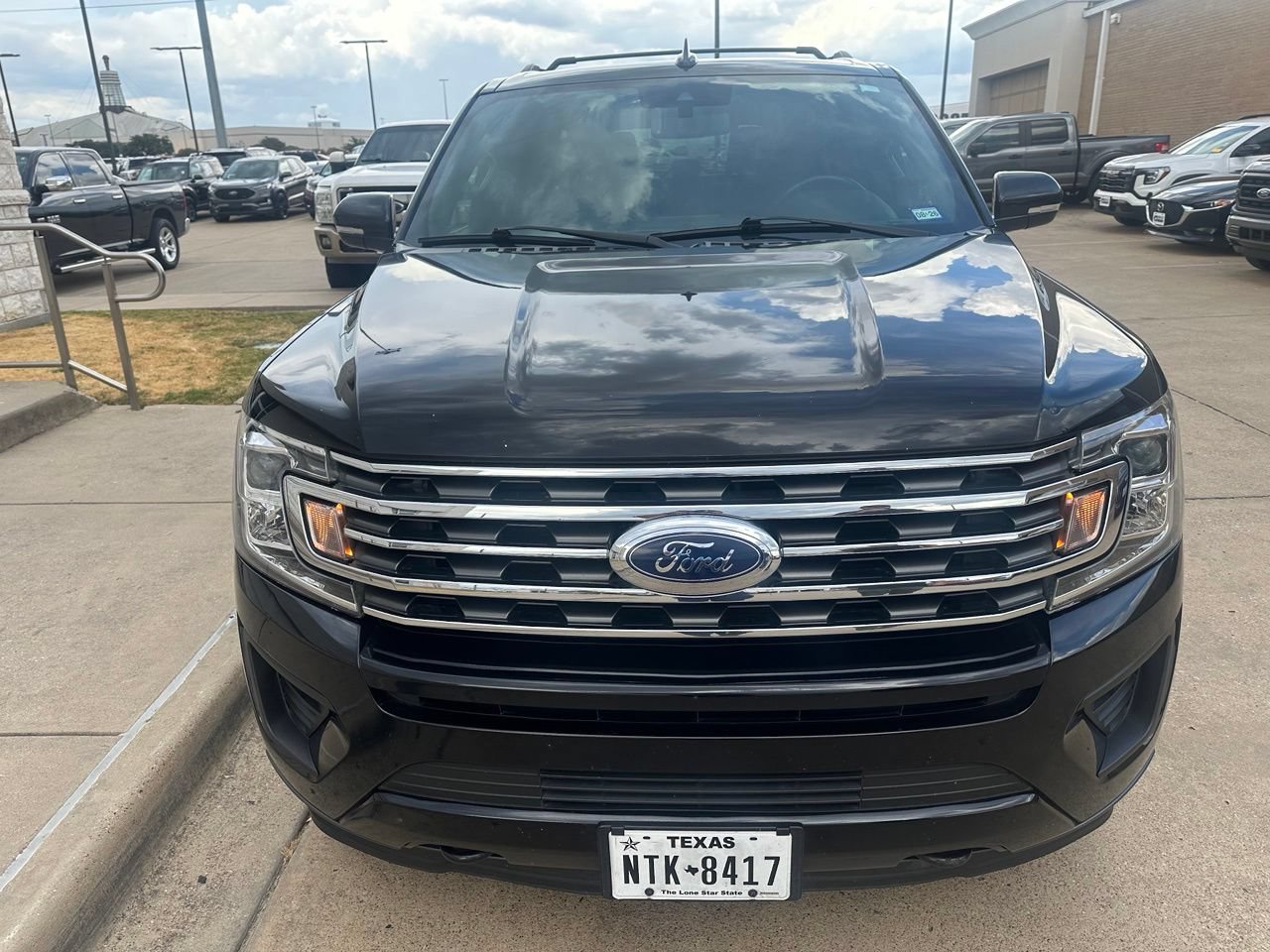 Used 2020 Ford Expedition Max XLT w/ Equipment Group 202A AWD/4WD image 5