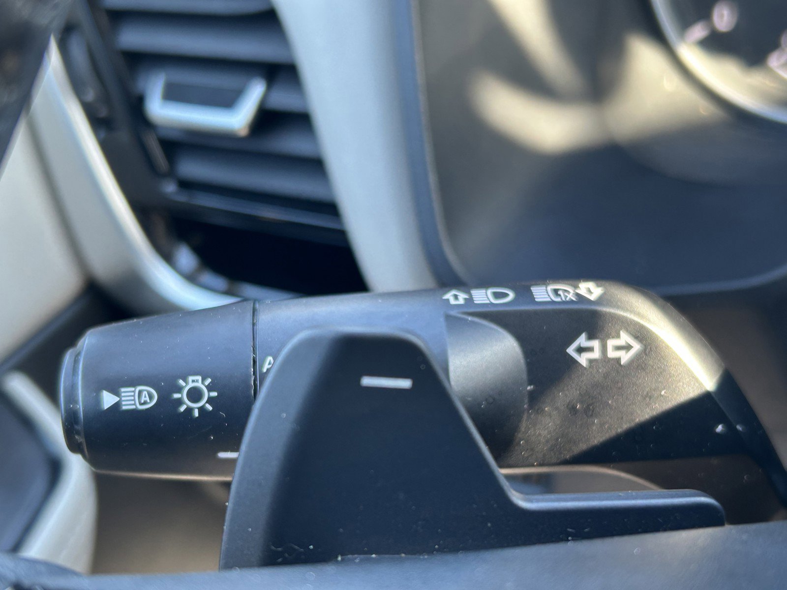 Used 2023 Nissan Rogue SL w/ SL Premium Package image 22