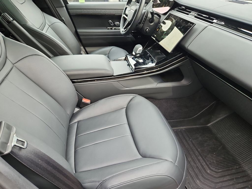 New 2025 Land Rover Range Rover Sport Dynamic SE image 3