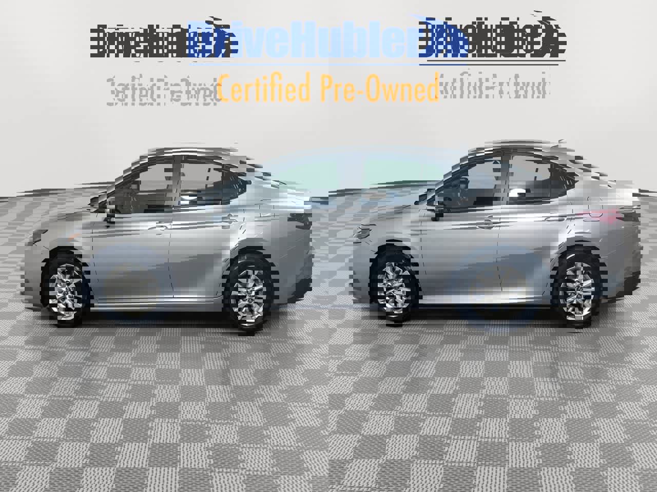 Used 2025 Toyota Camry LE image 9