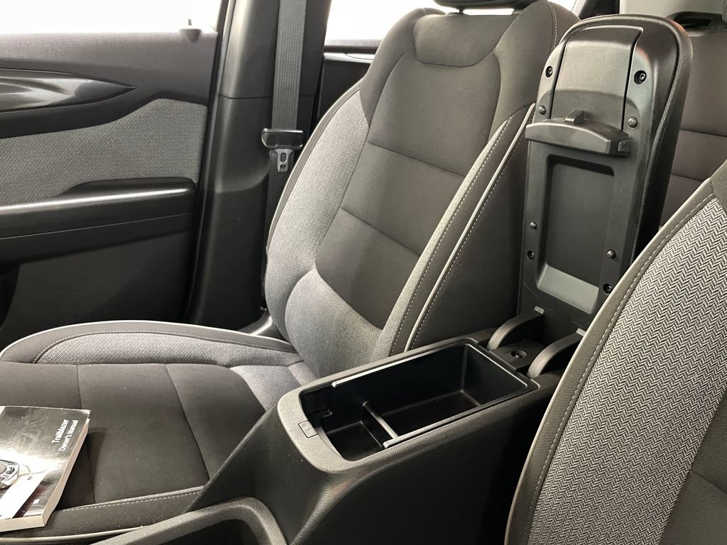 Certified 2025 Chevrolet TrailBlazer LT w/ Convenience Package FWD image 32