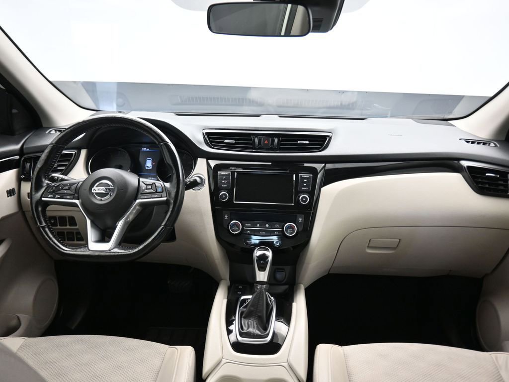 Used 2022 Nissan Rogue Sport SV w/ Technology Package image 35