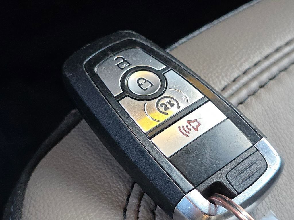 Used 2023 Ford Bronco Wildtrak image 29