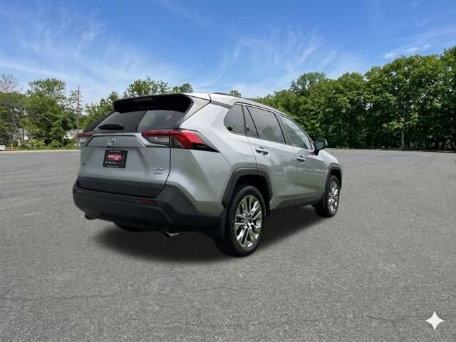 Used 2020 Toyota RAV4 XLE Premium AWD/4WD image 9