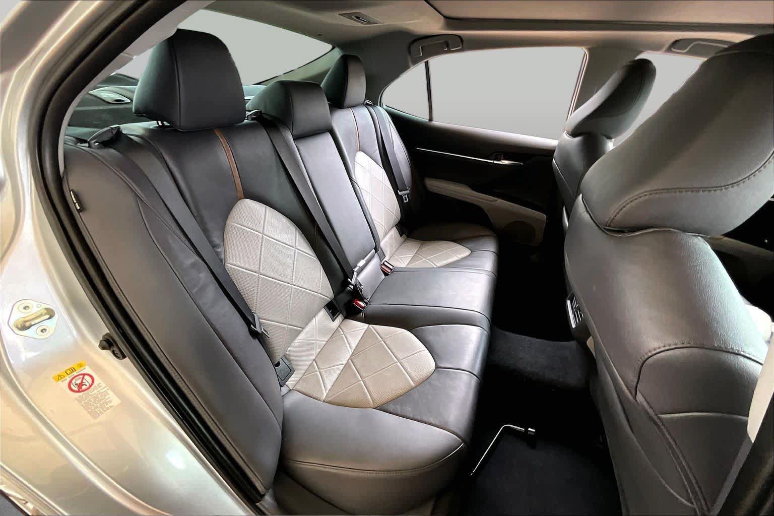 Used 2018 Toyota Camry XLE w/ Driver Assist Package FWD image 18