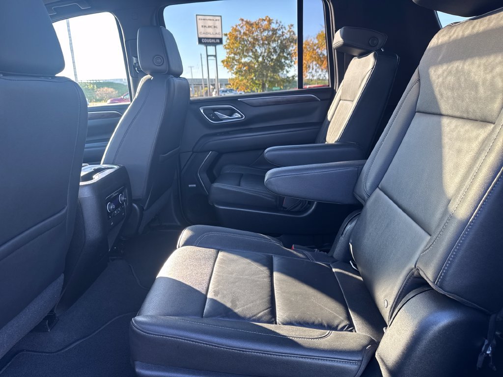 Used 2021 Chevrolet Suburban Z71 w/ Luxury Package AWD/4WD image 9
