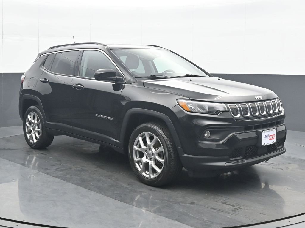 Used 2022 Jeep Compass Latitude w/ Sun and Sound Group image 9