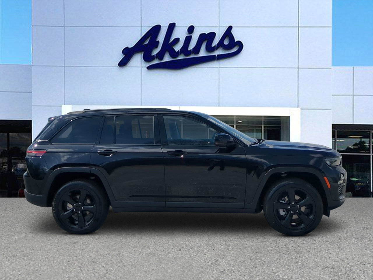 Certified 2023 Jeep Grand Cherokee Limited w/ Black Appearance Package image 1