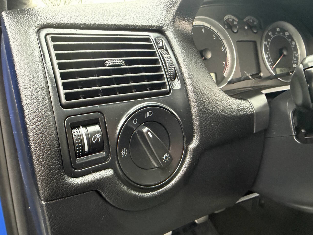 Used 2003 Volkswagen Golf 20th Anniversary image 34