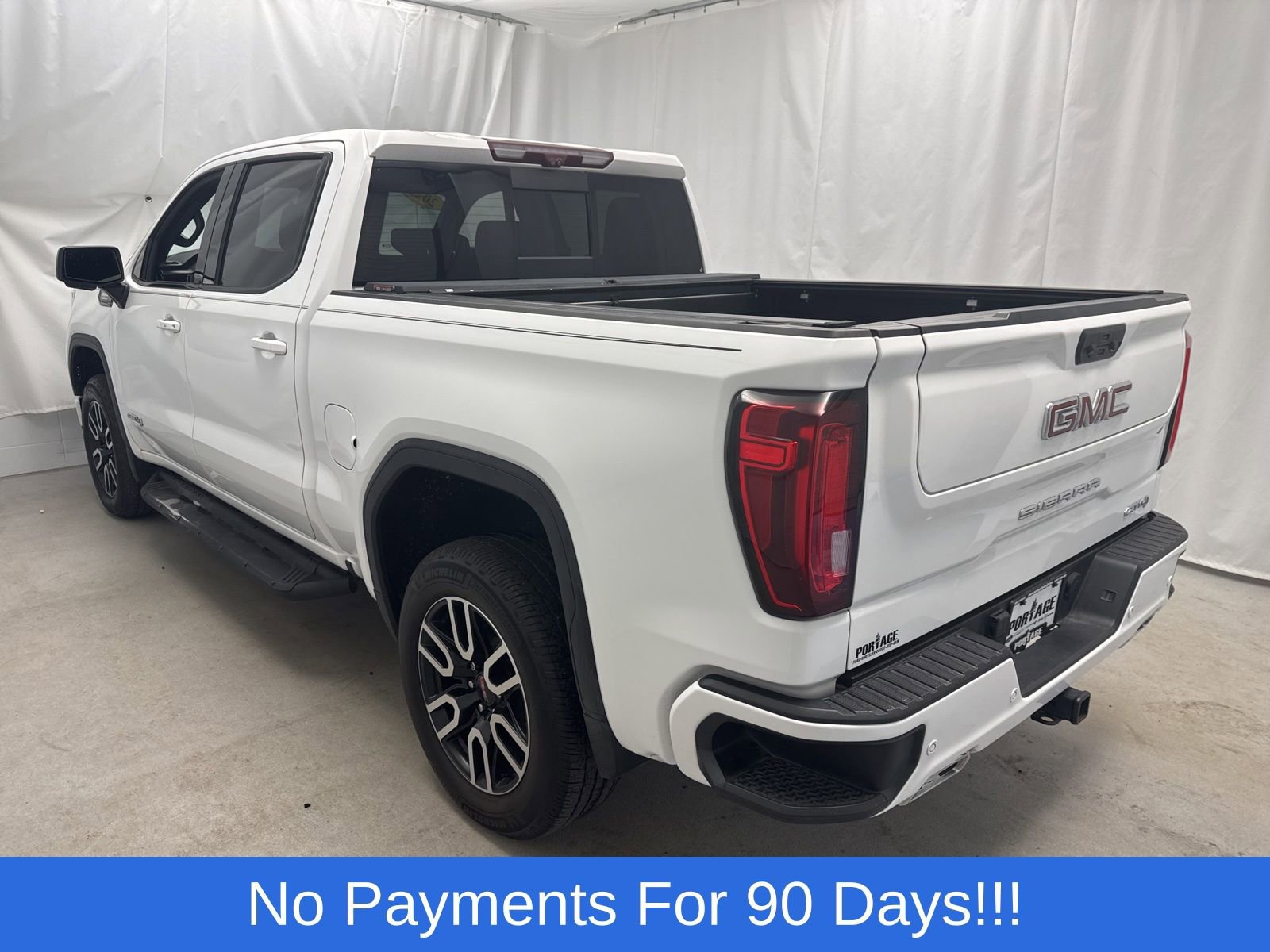 Used 2022 GMC Sierra 1500 AT4 w/ Technology Package image 5