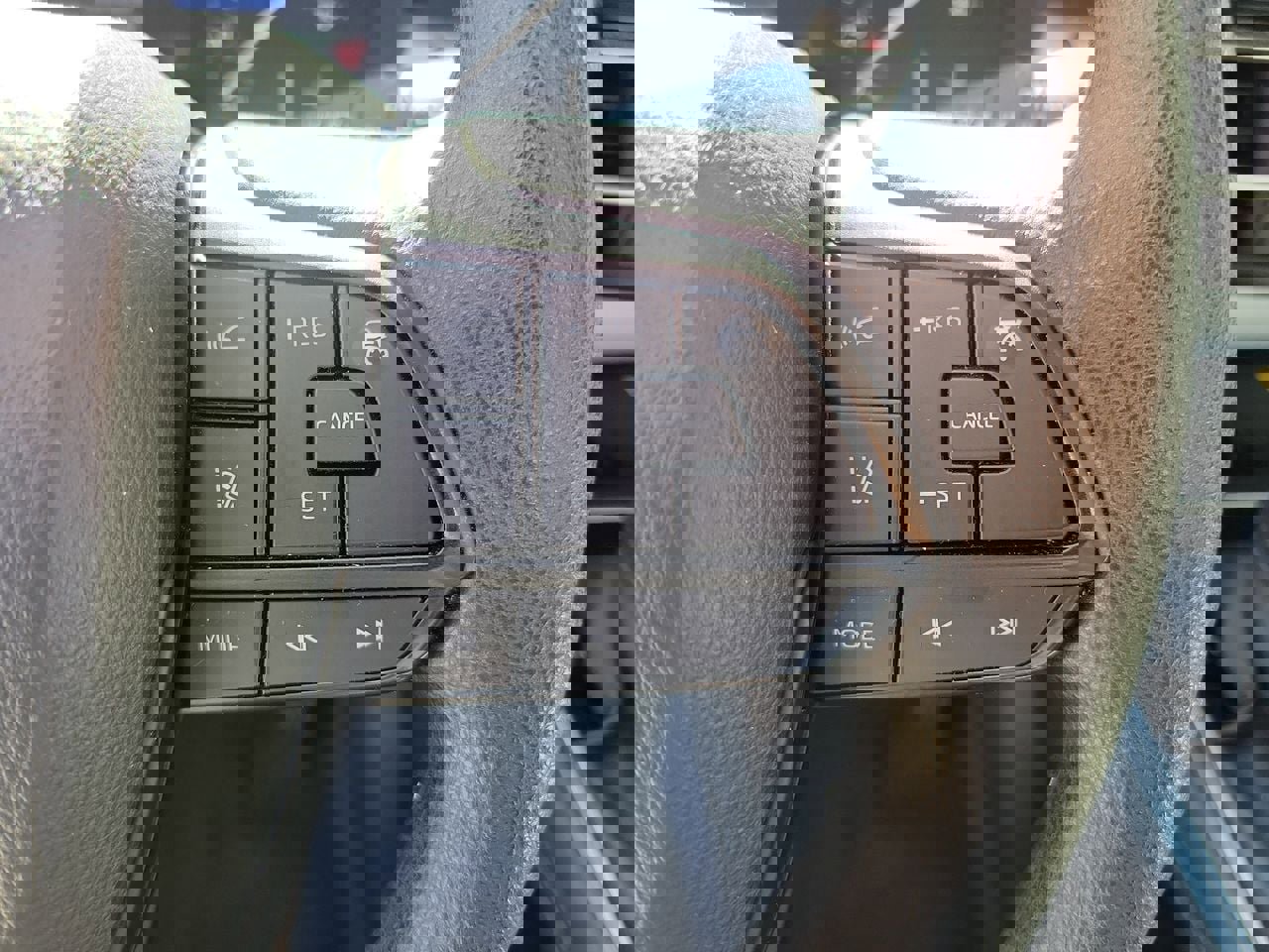 Used 2025 Toyota Sienna LE image 20