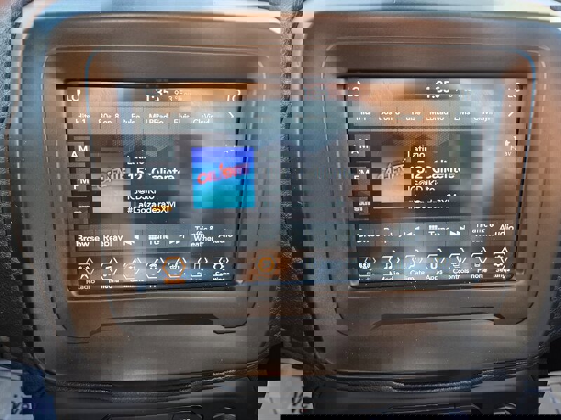 Used 2019 Jeep Renegade Latitude w/ Cold Weather Group image 19