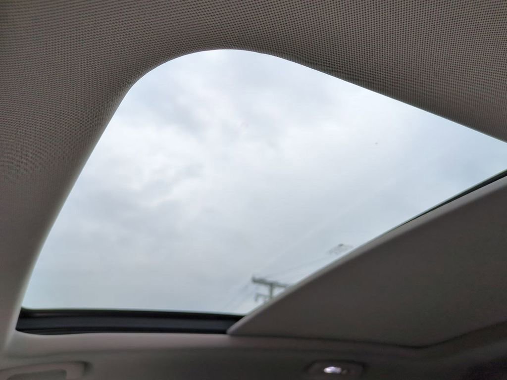 Used 2021 Cadillac XT4 Premium Luxury w/ Technology Package image 22