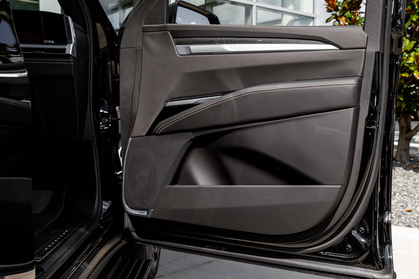 Used 2025 Cadillac Escalade ESV V image 36
