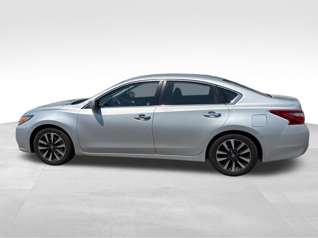 Used 2017 Nissan Altima 2.5 SV FWD video 2
