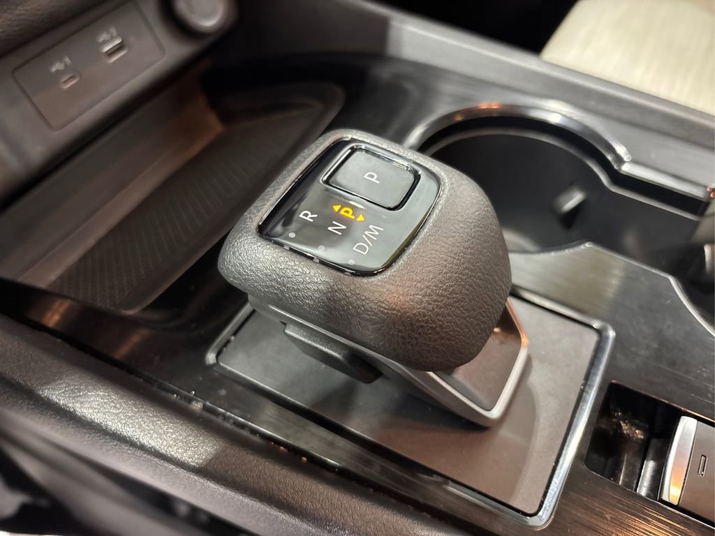 Used 2023 Nissan Rogue SV image 29