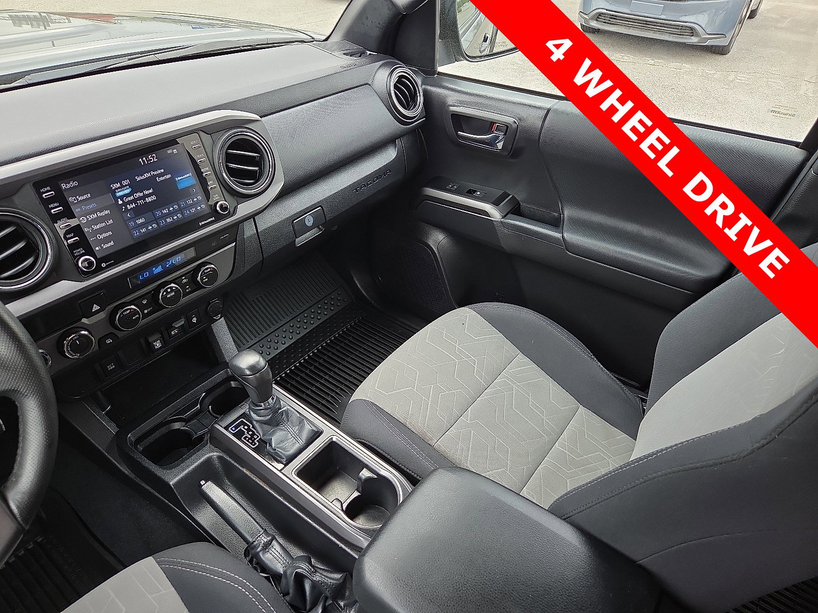 Used 2023 Toyota Tacoma TRD Sport image 12