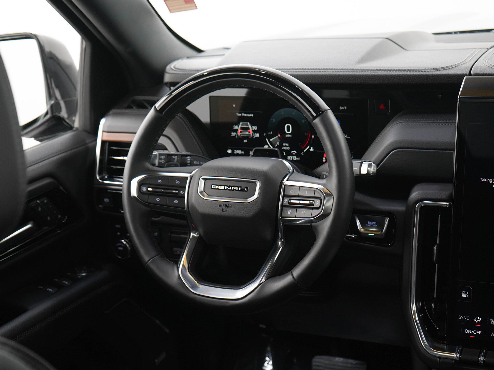 Used 2025 GMC Yukon Denali w/ Denali Reserve Package AWD/4WD image 15