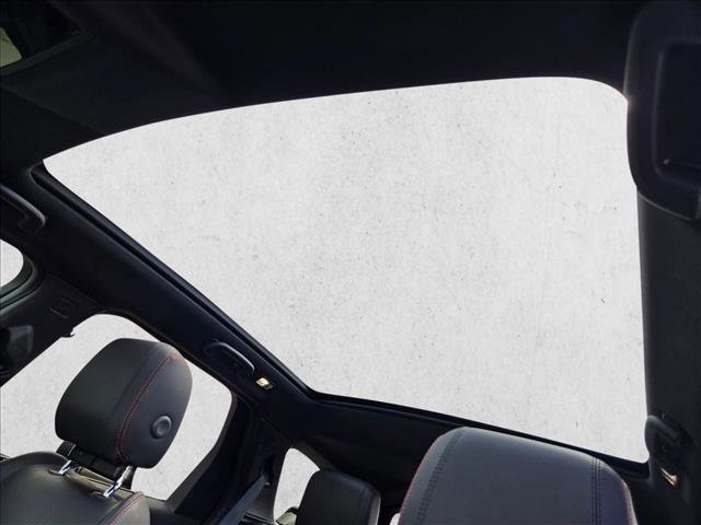 Certified 2023 Land Rover Discovery Sport SE R-Dynamic image 15