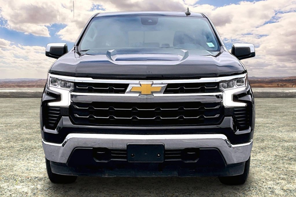 Used 2025 Chevrolet Silverado 1500 LT AWD/4WD image 2